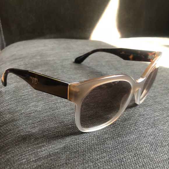 Prada Sunglasses - Picture 4 of 8